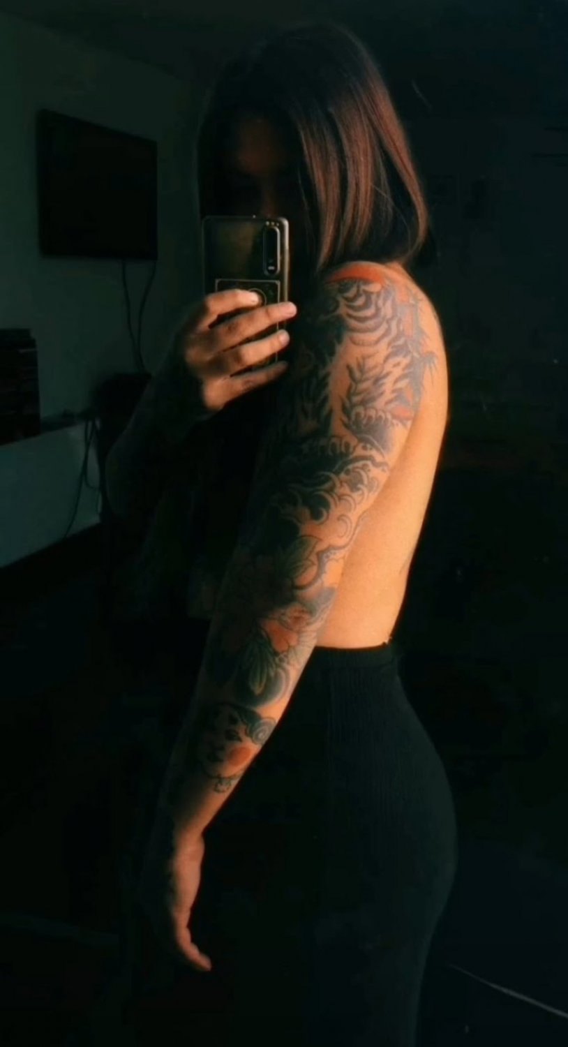 PARAGUAY LEAKED. Fine tatted babe with big ass and nice titis