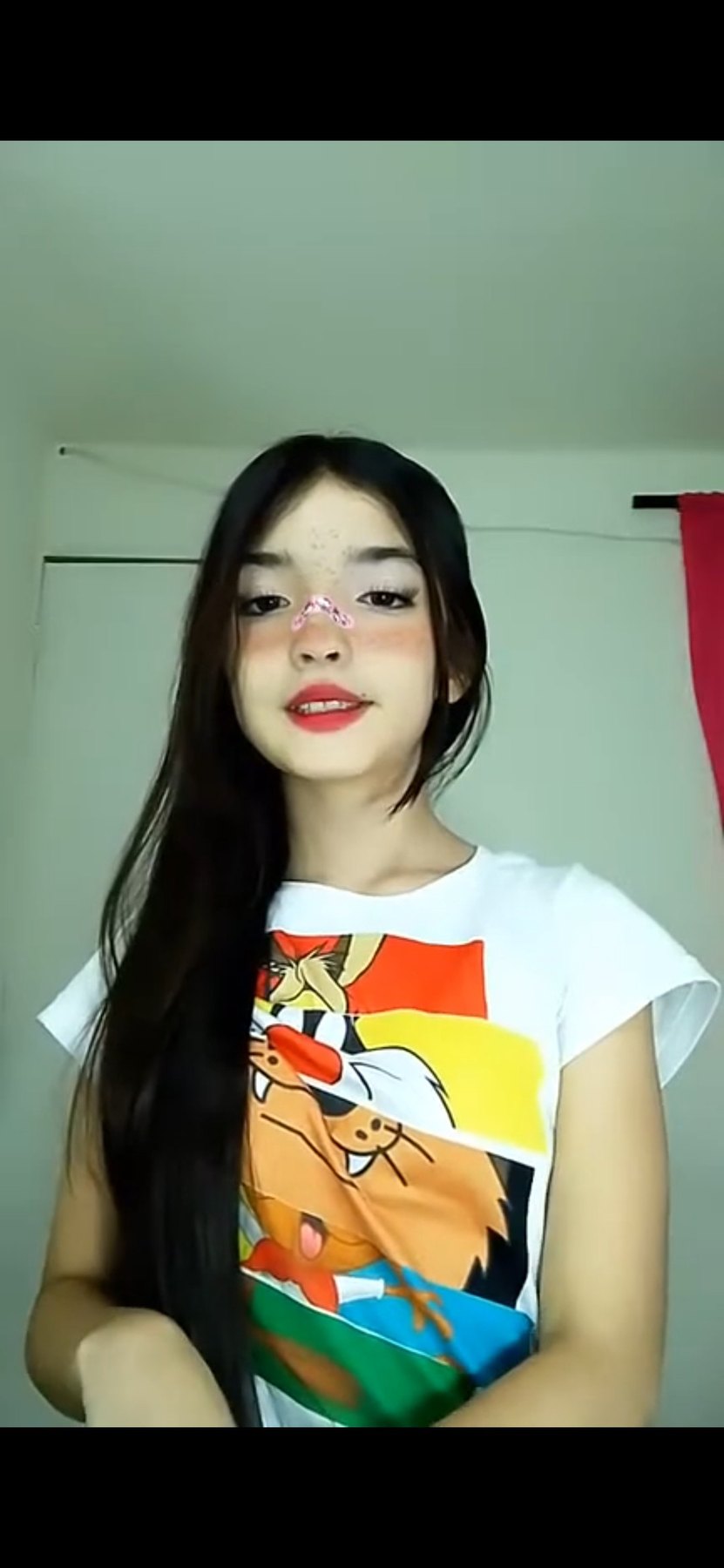 Alguien tiene algo d ella?