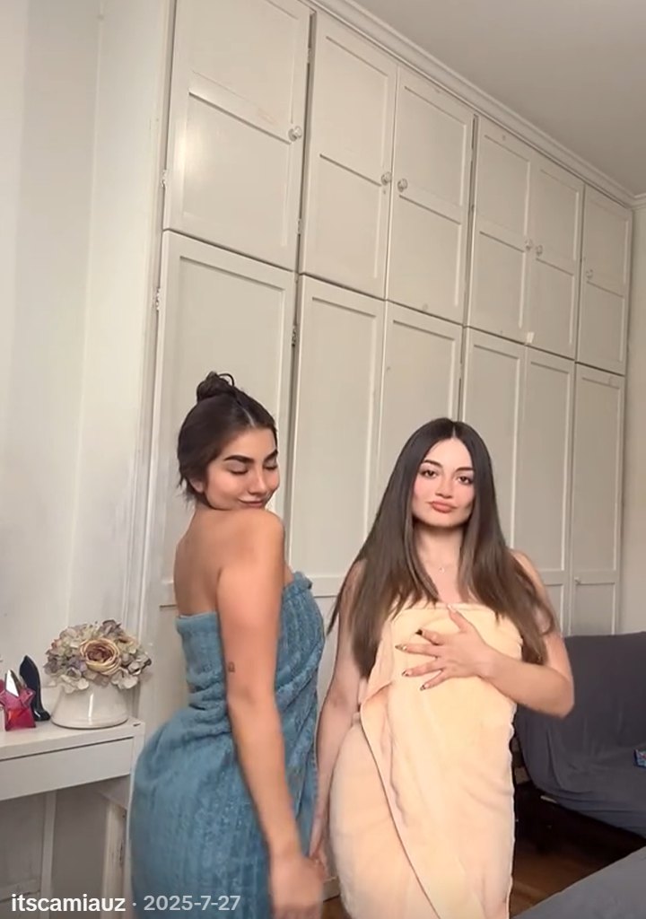 Cami y Stephy Auz