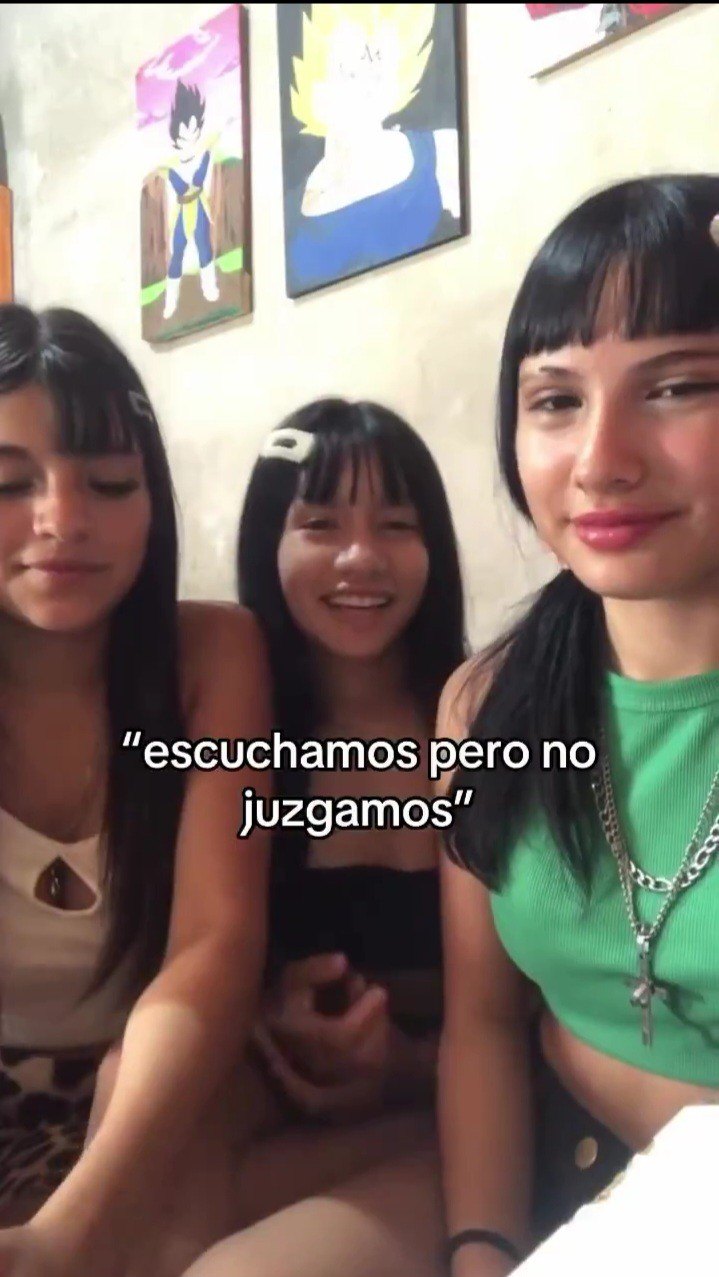 Alguien tiene algo de ellas? Contenido, redes o algo?