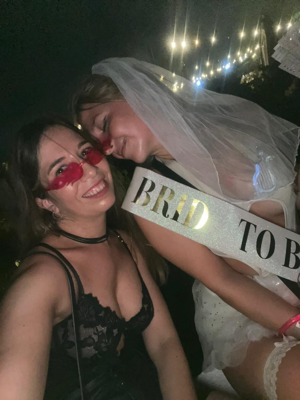 pendejas enfiestadas
