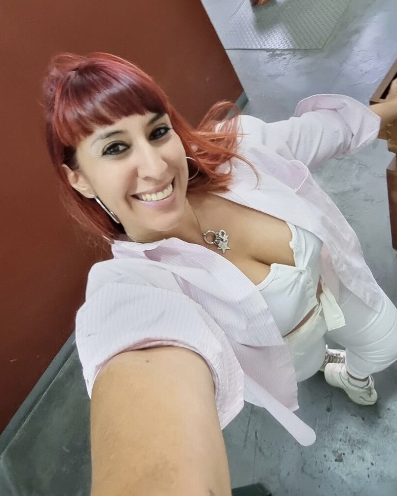 Algo de ella? Tiene cafecito
