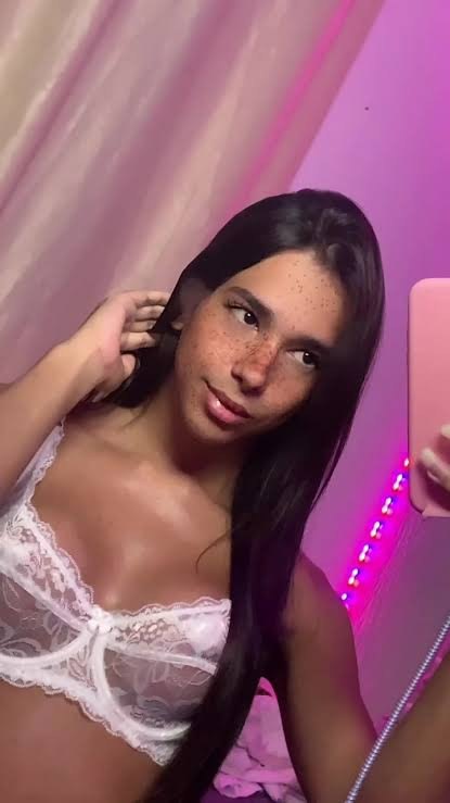 @paulamottax