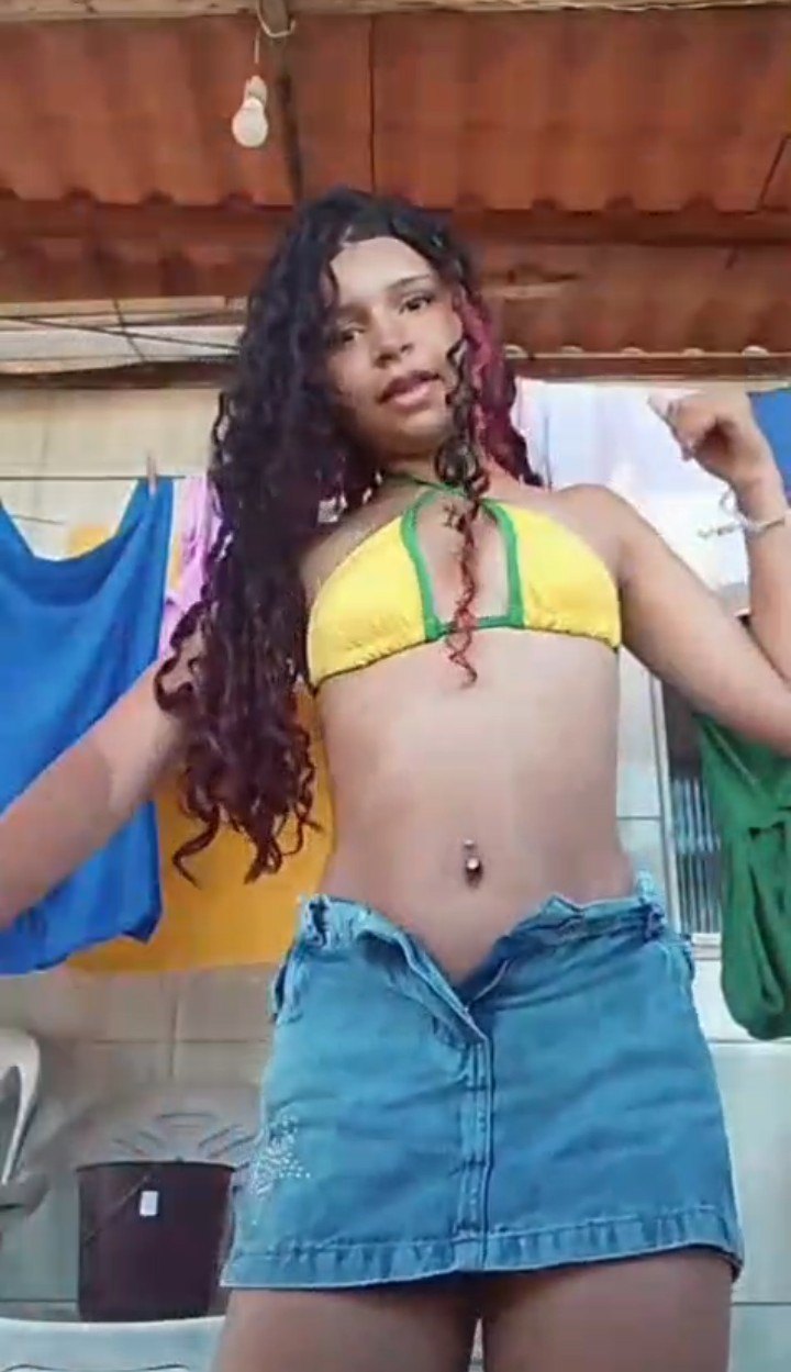 Alguém Sabe Quem É Ela?