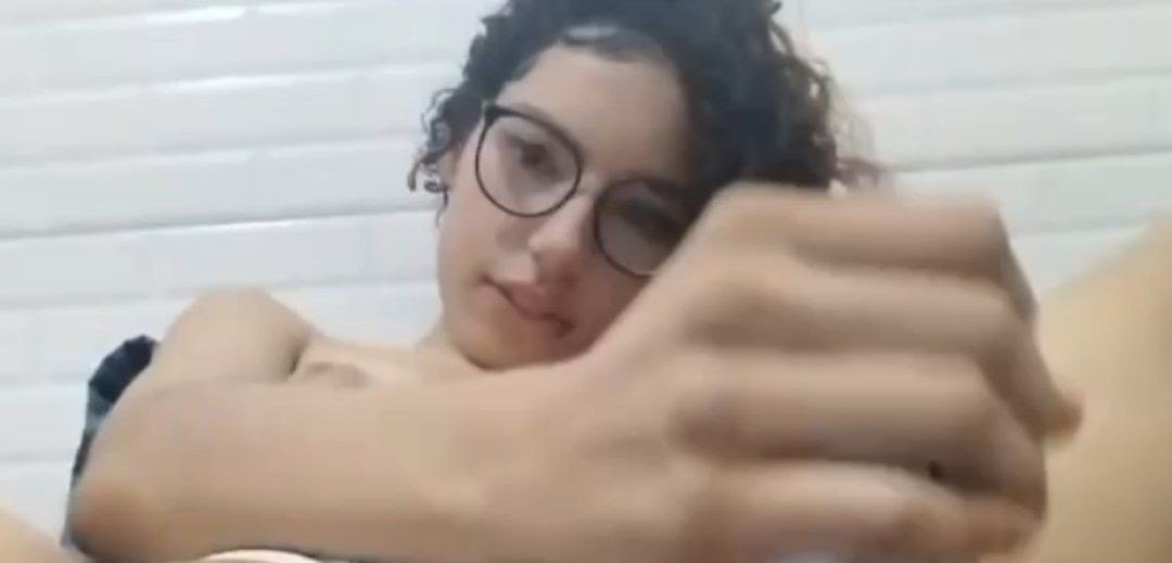 Safada cheia de tesão