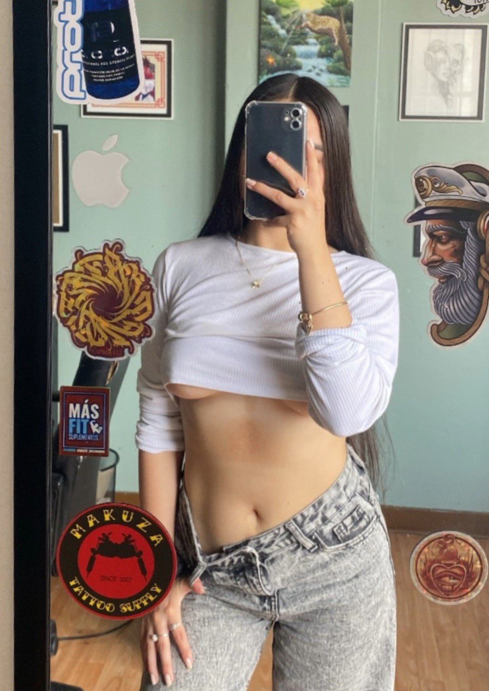 Quien tiene de esta mina? Daani_.vv en ig