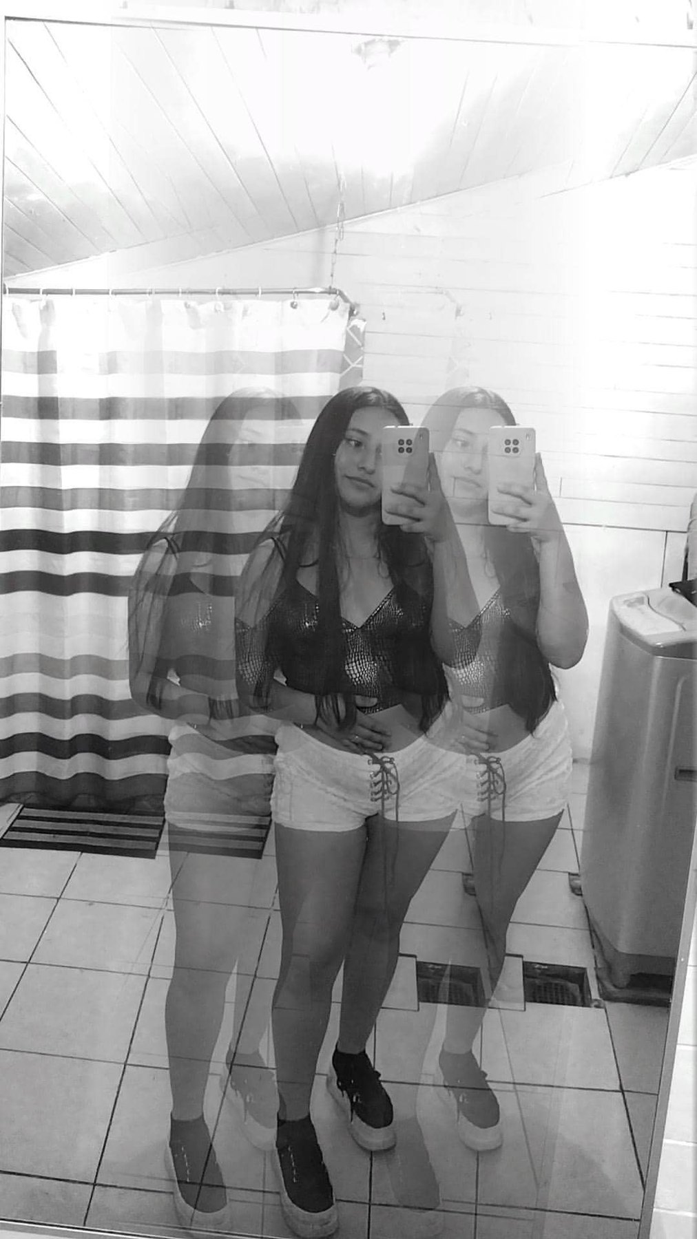Quien tiene mas de ella? Tiene la media raja wn (adjunto)