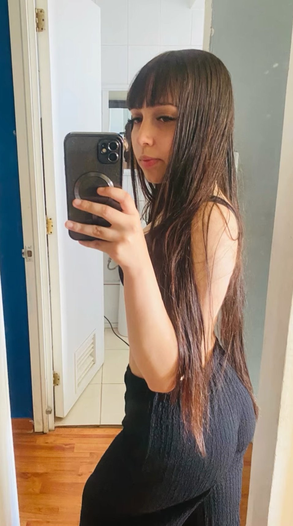 Alguien que le compre a esta flaca