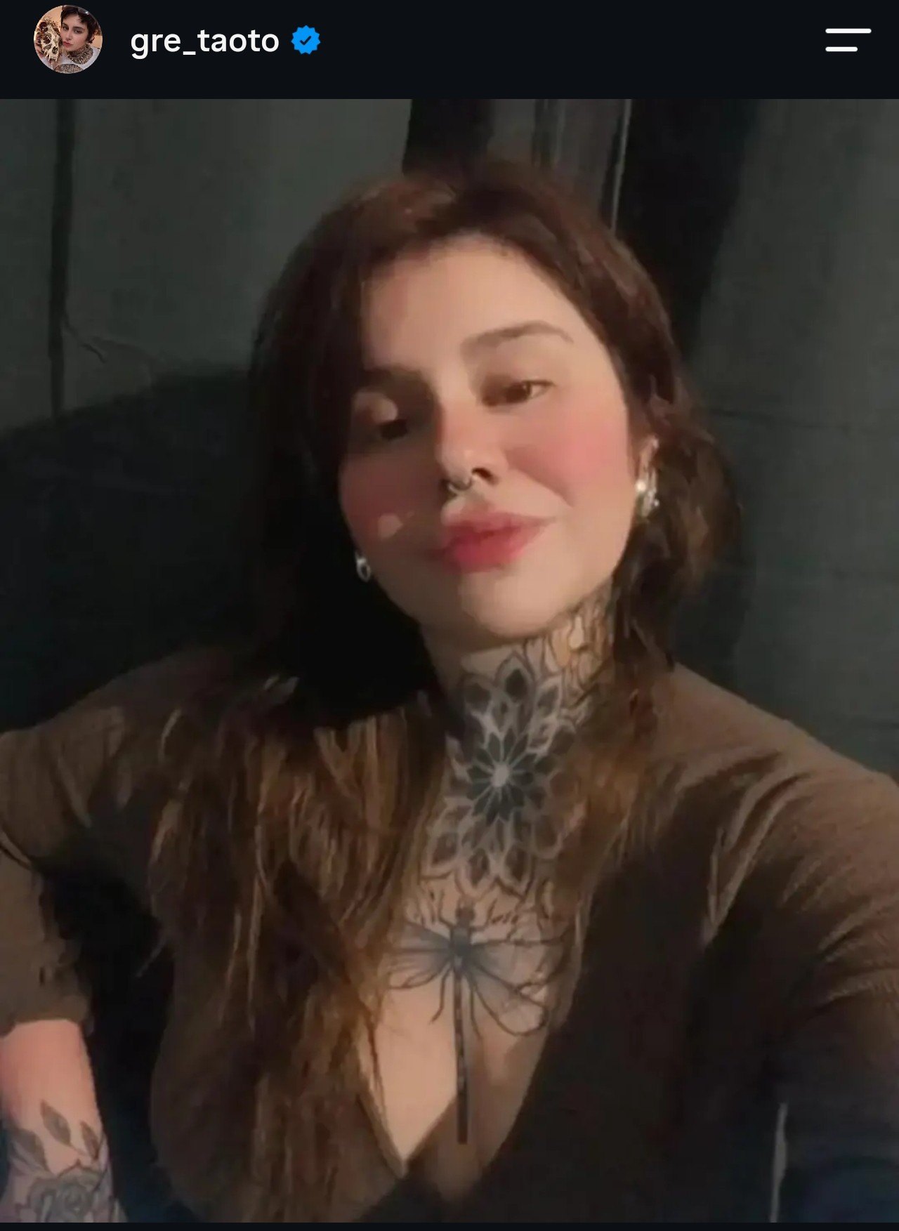 Algo de esta tetona rica?