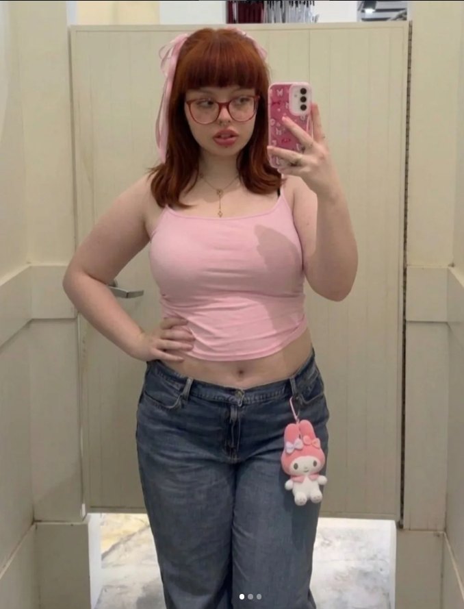 Alguien tiene mas de Valentina Bahamonde ?