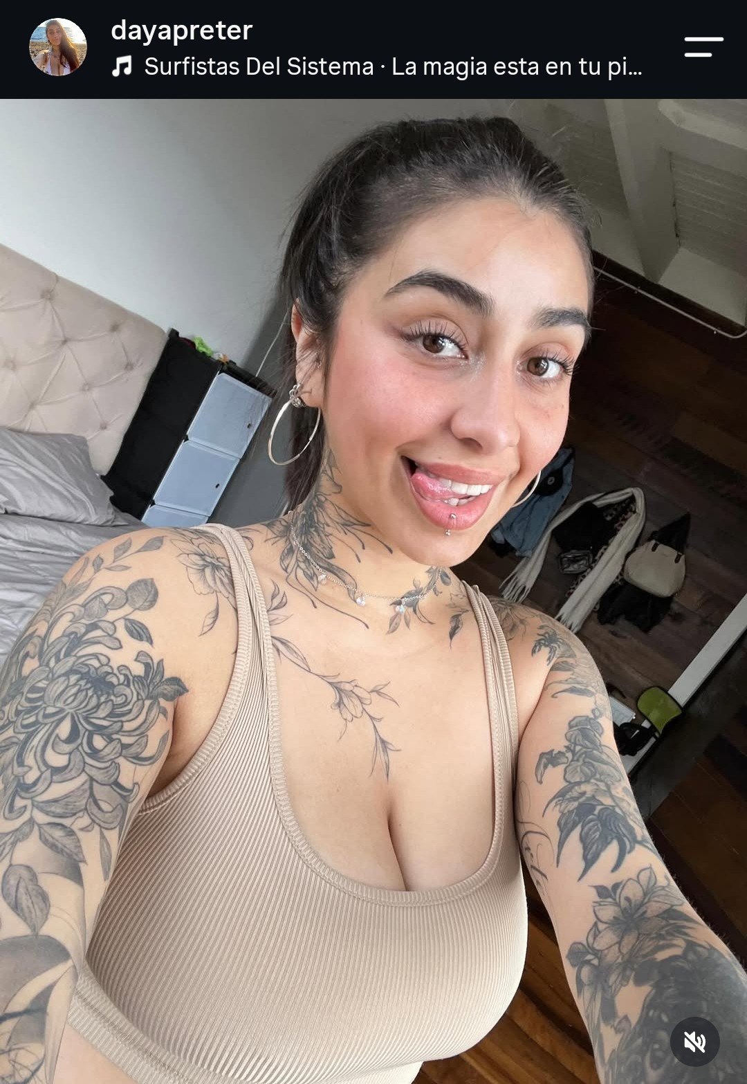 Tatuadora tetona