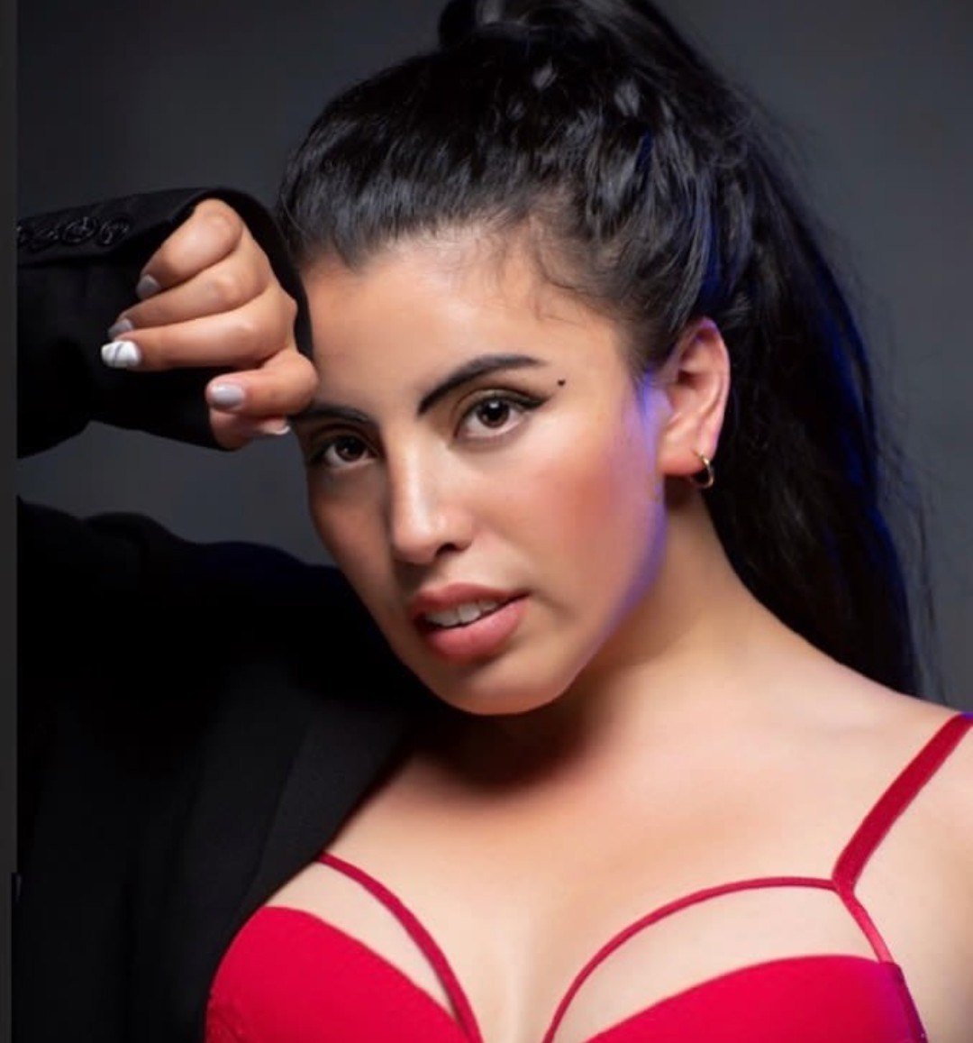 Abra algo de esta nena