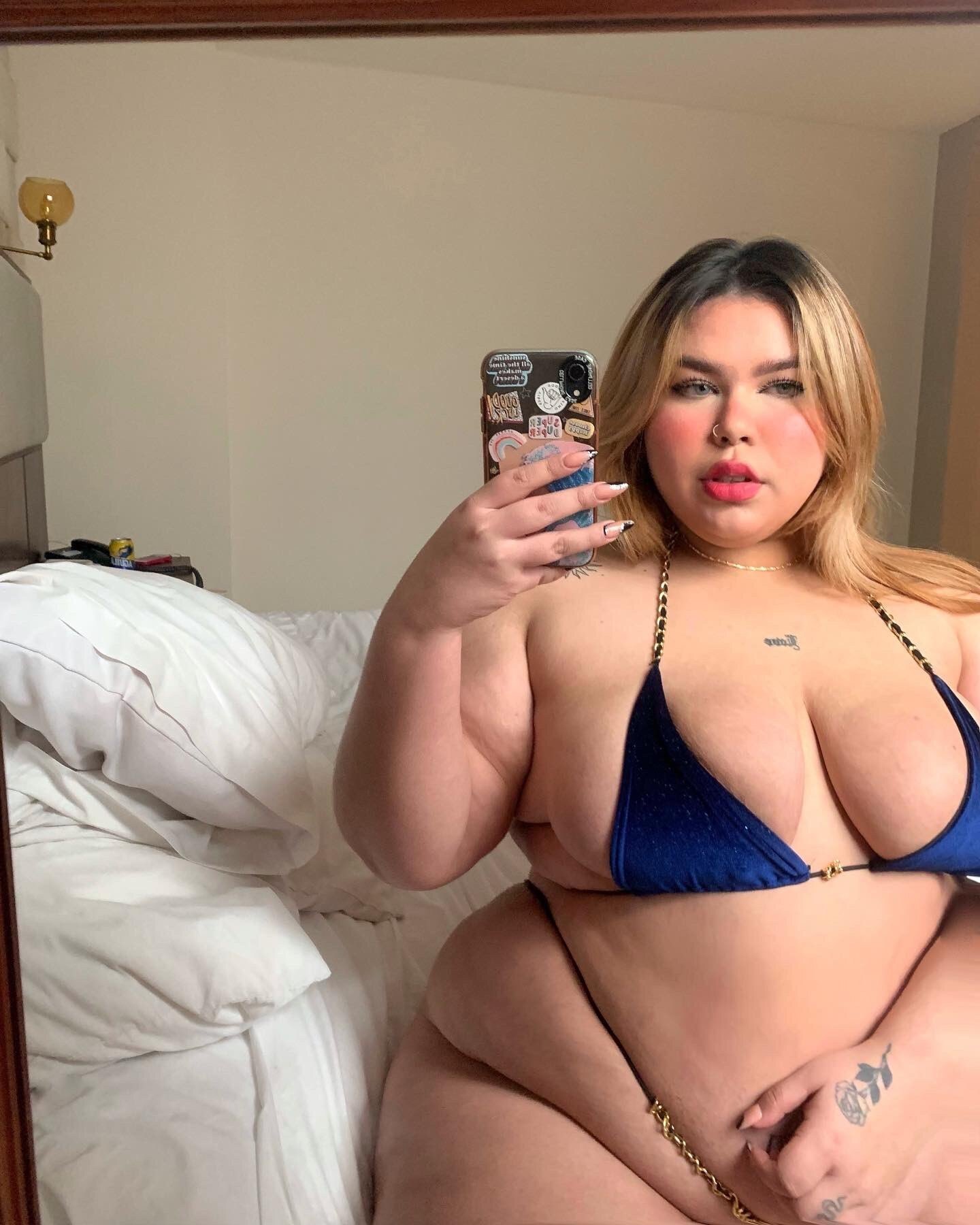 ¿algo de esta gordita? mayrel casalins