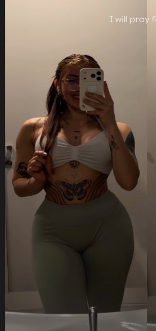 Alguien tiene Algo de ella ?