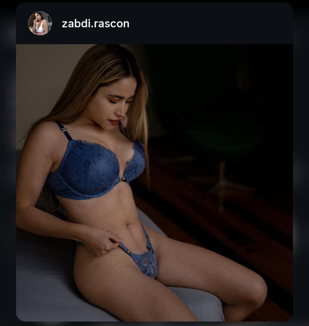 ALGO DE ESTA TETONA