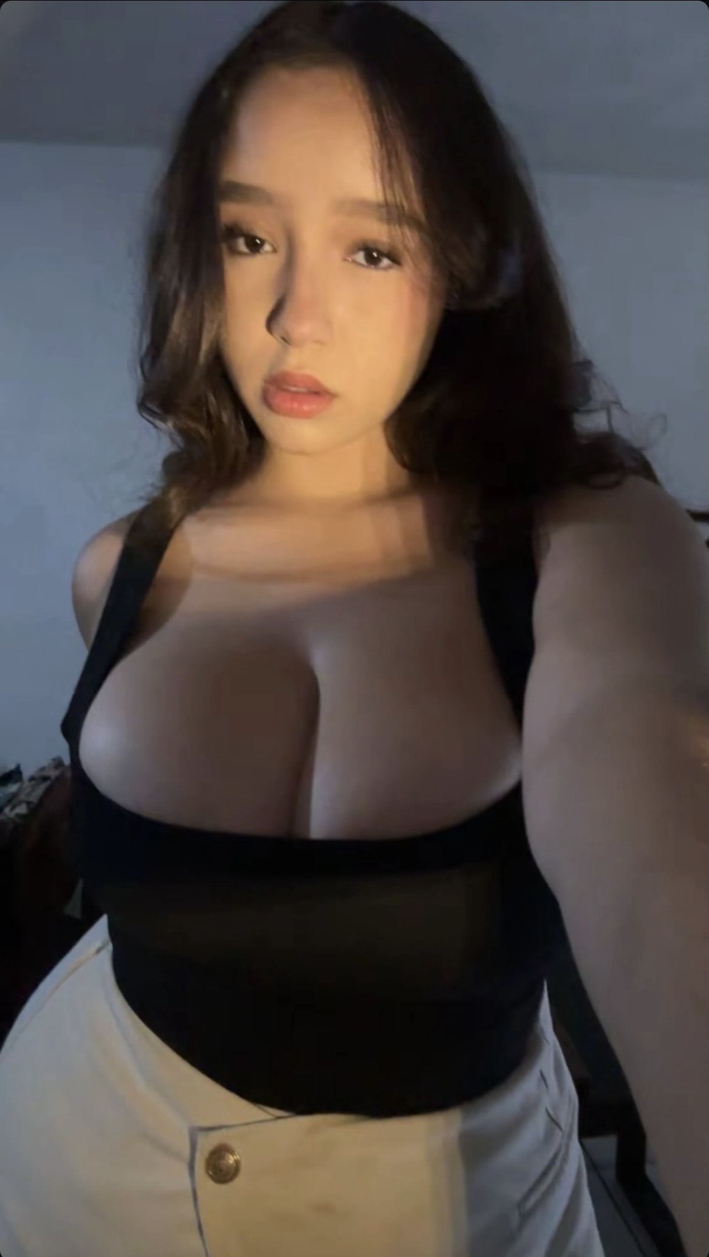 tiene que haber algo de esta tetonaaa