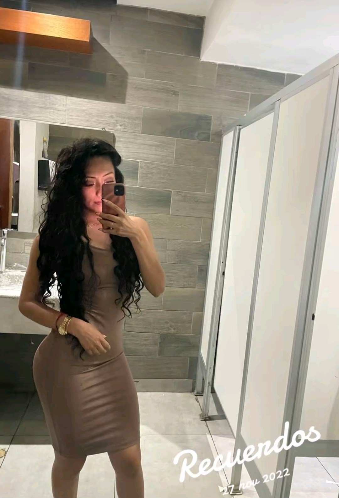 Algo de esta flaca? Se llama Gir dominguez