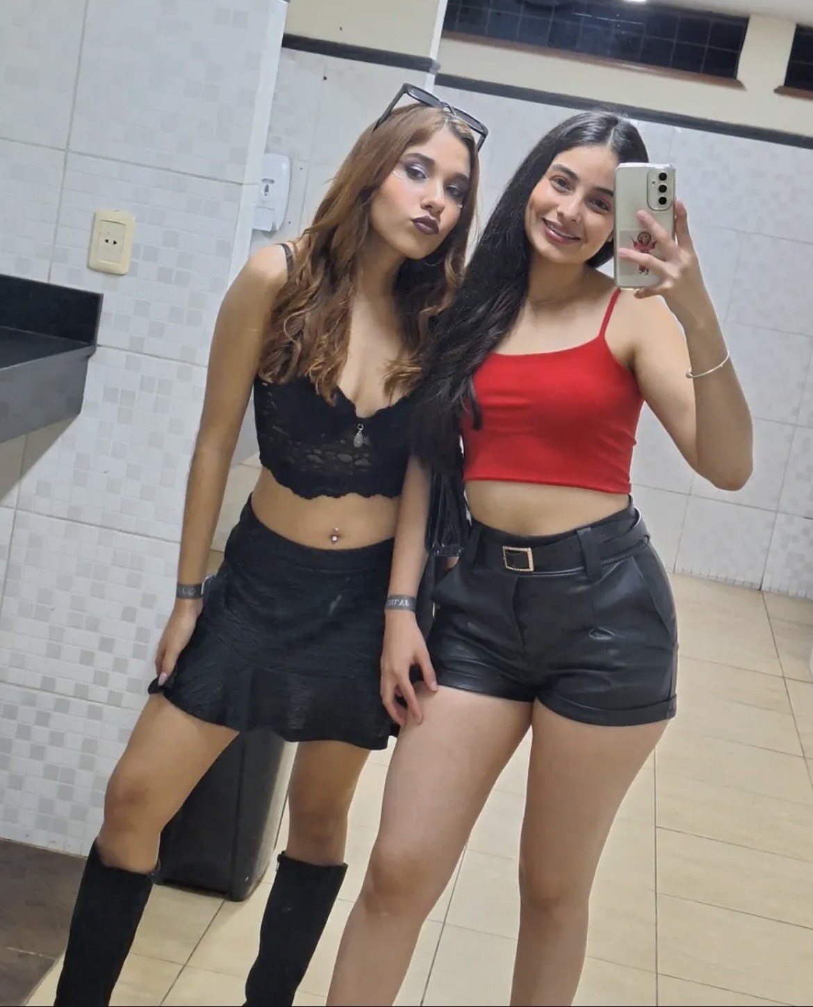 Hay pio algo de estas dos?