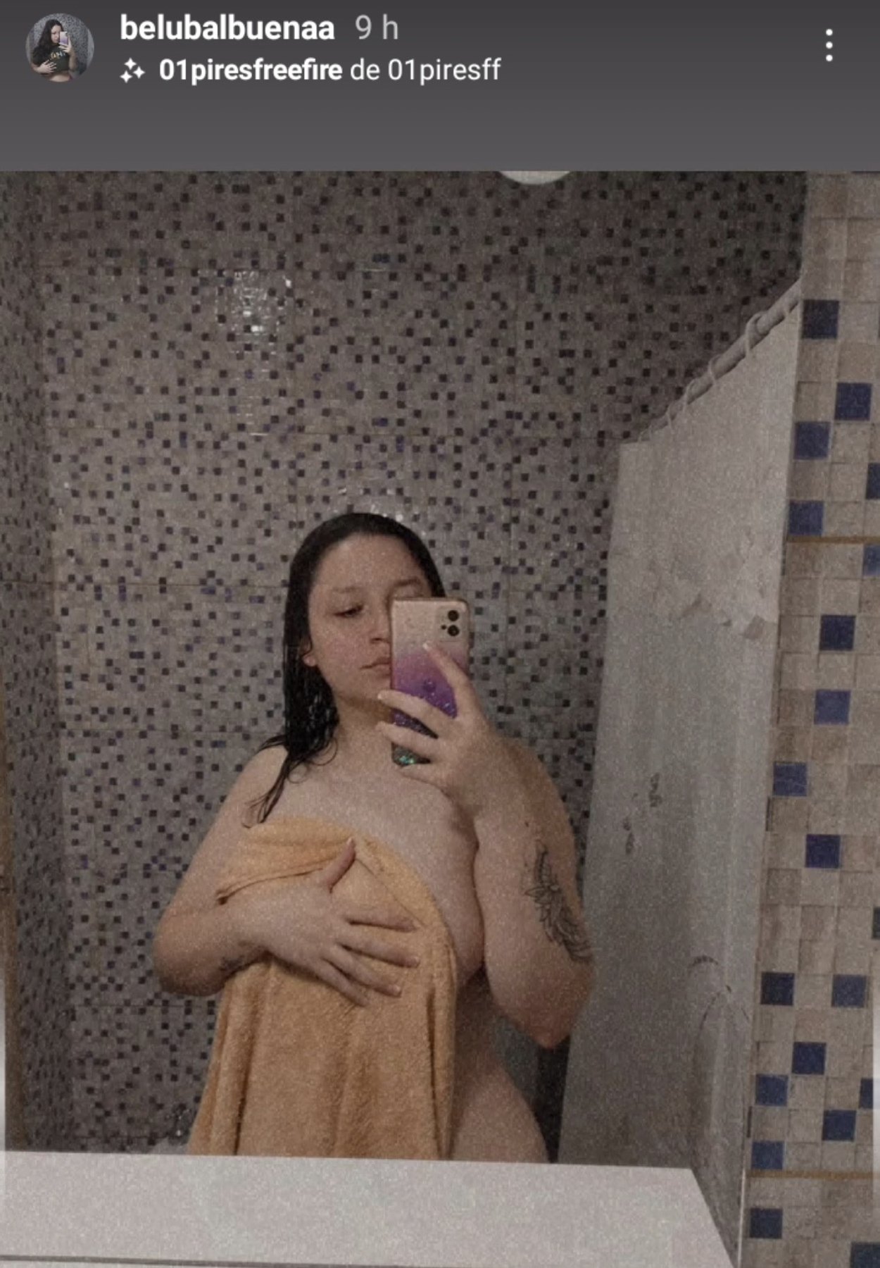 Algo de esta tetona?