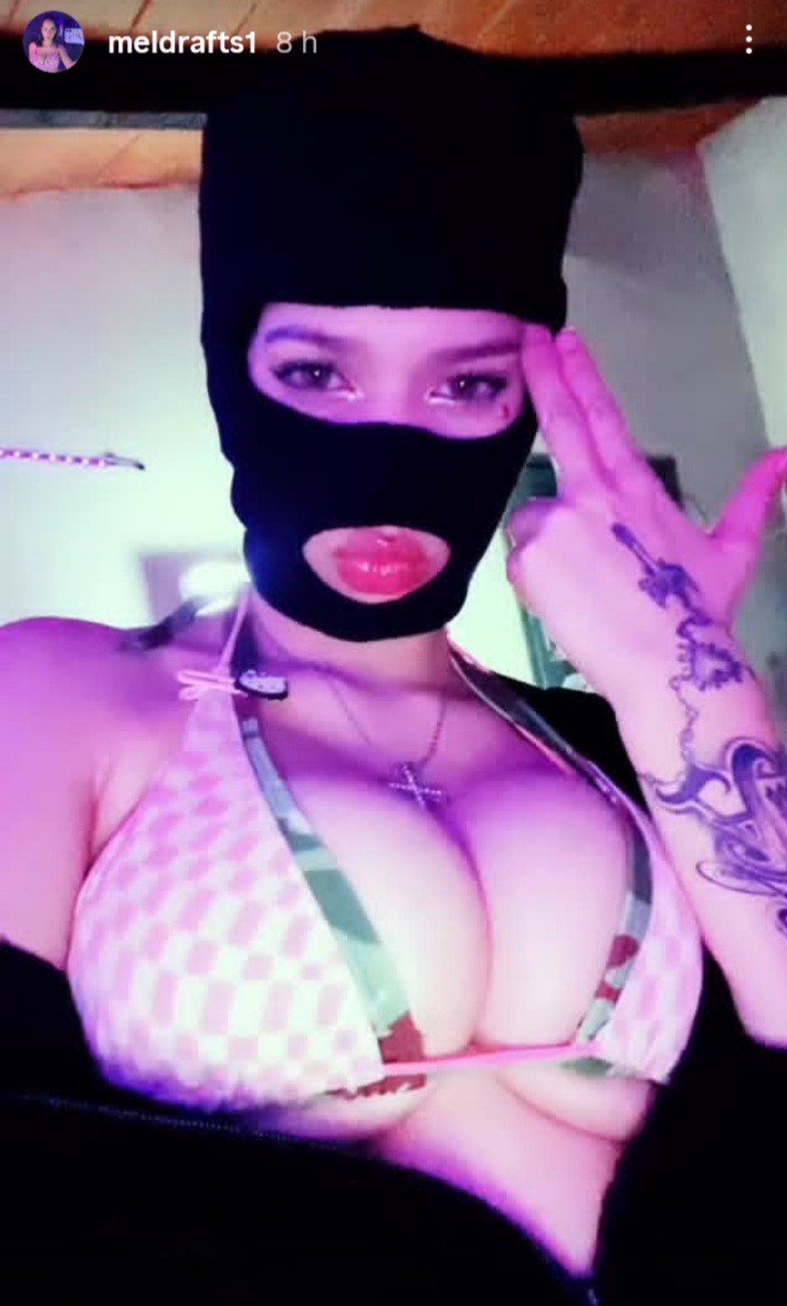 Pasen pues de esta tetona valle