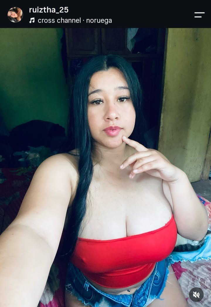 Que tienen de esta putipobre tetona?