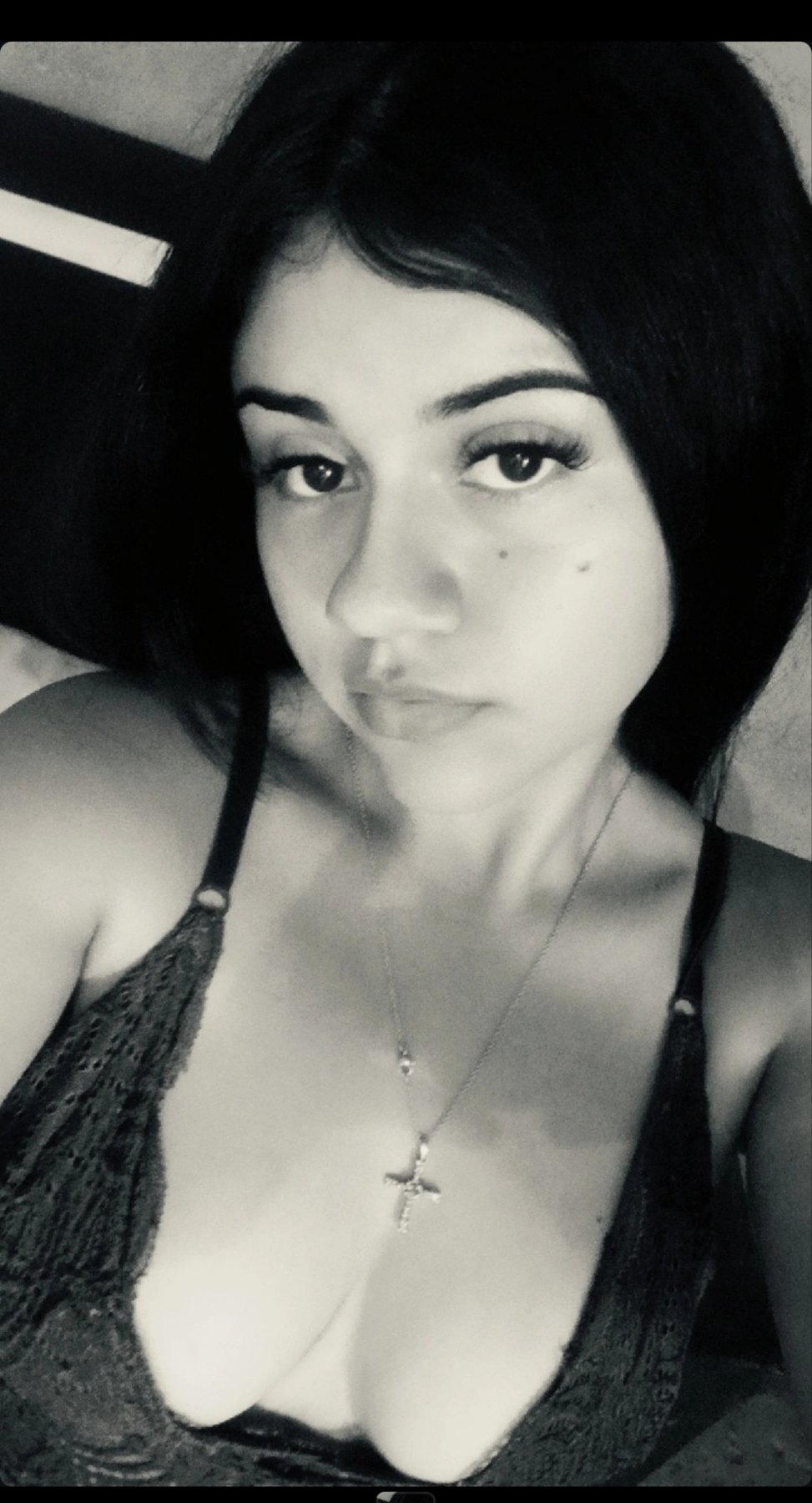 de esta tetona no hay nada?