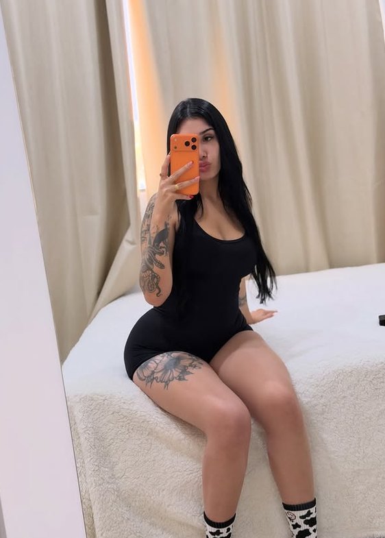 De esta putita hermosa?