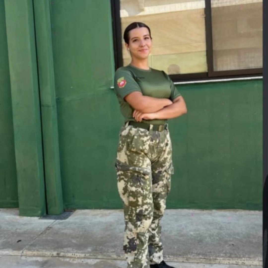 algo de camila la enfermera militar? esta es facturera