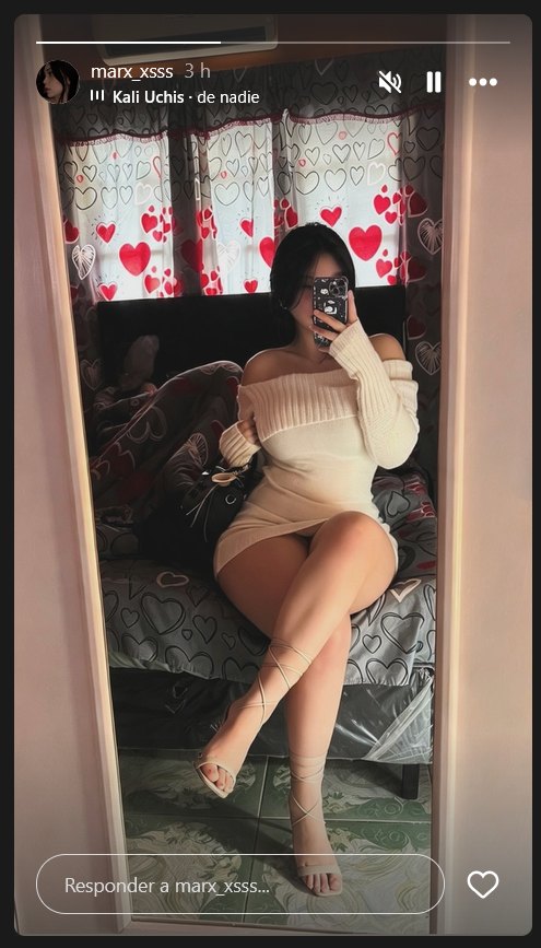 De esta lesbiana hermosa y culona??