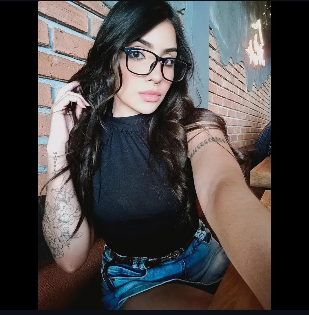 Hábleme de ella ?