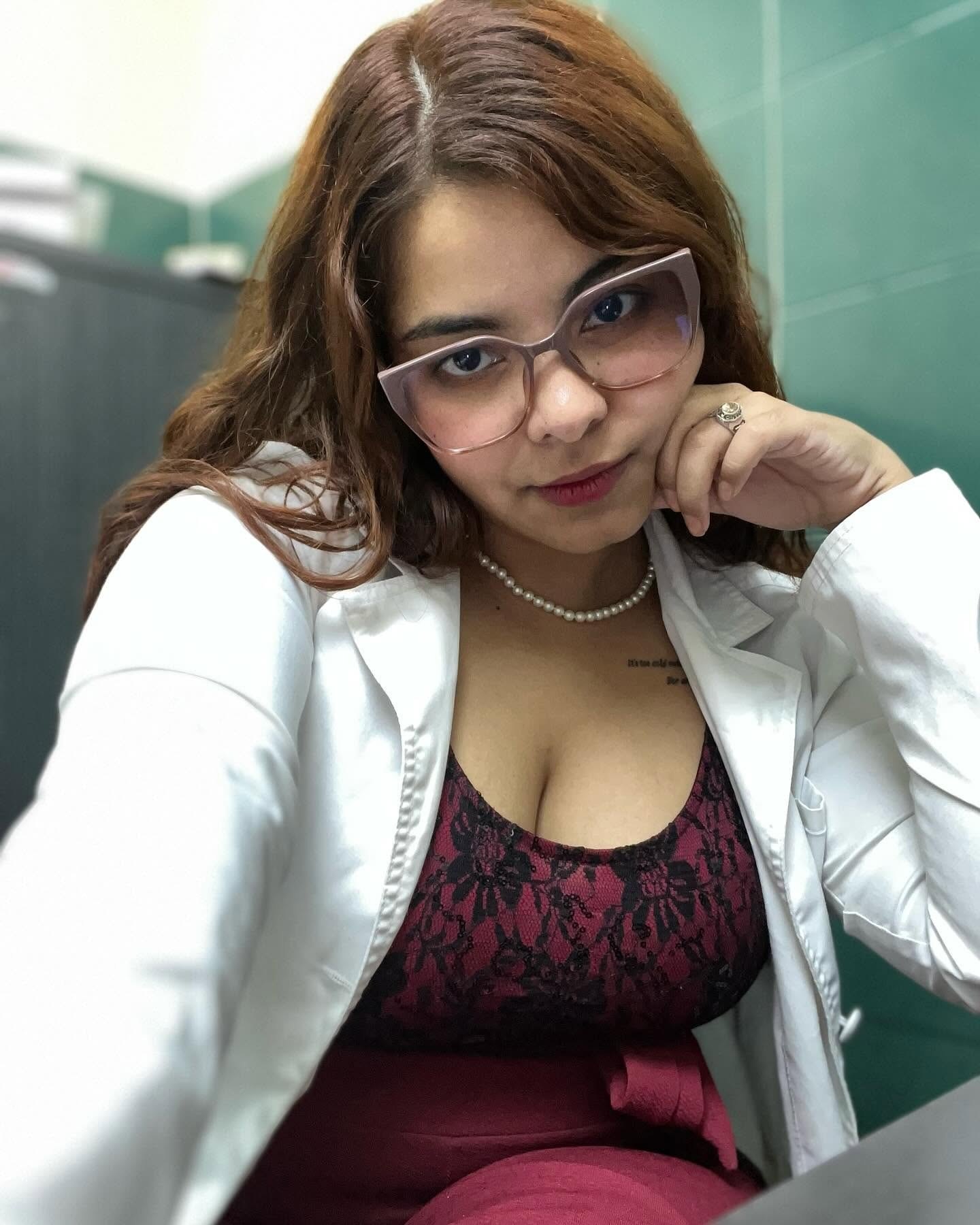 Quien tiene de ella?