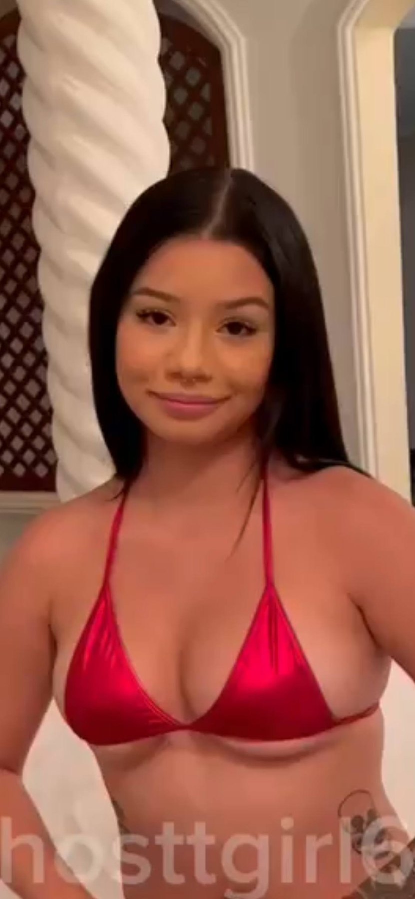 saquen lo de ella
