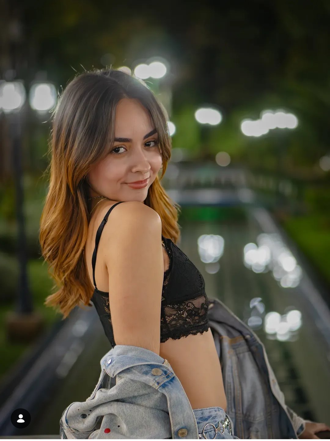 Ana alcala tienen algo? SAA