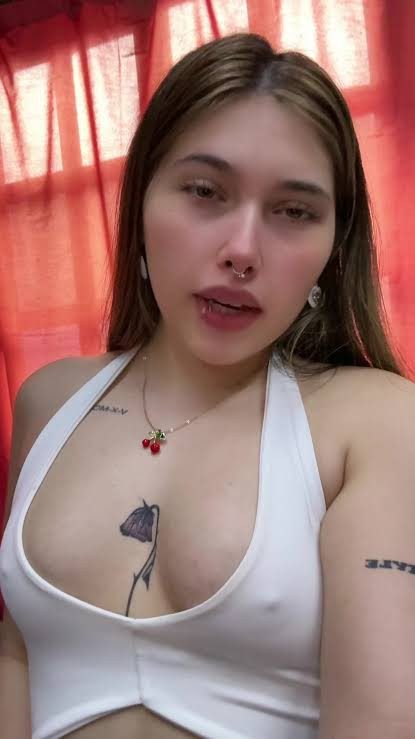 Algo de esta