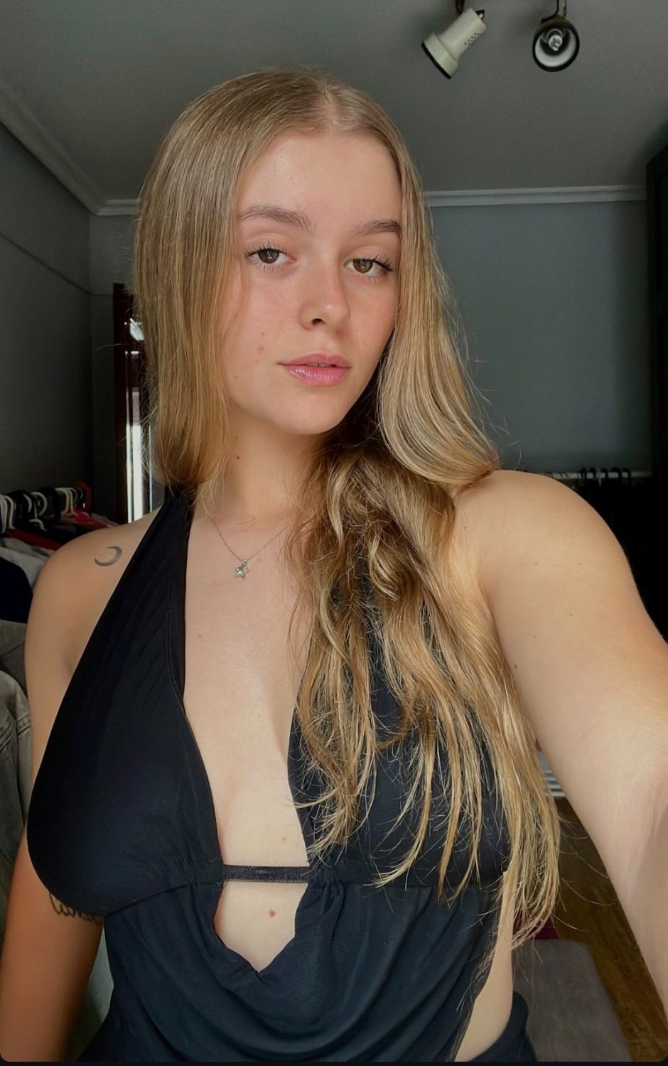 Universitaria bien caliente follada