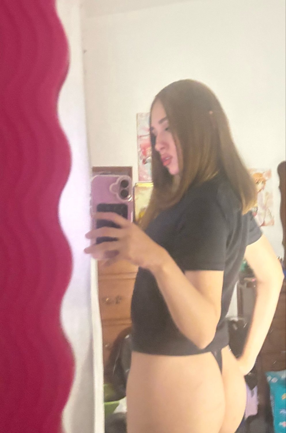 🍑📱 Booty Selfie