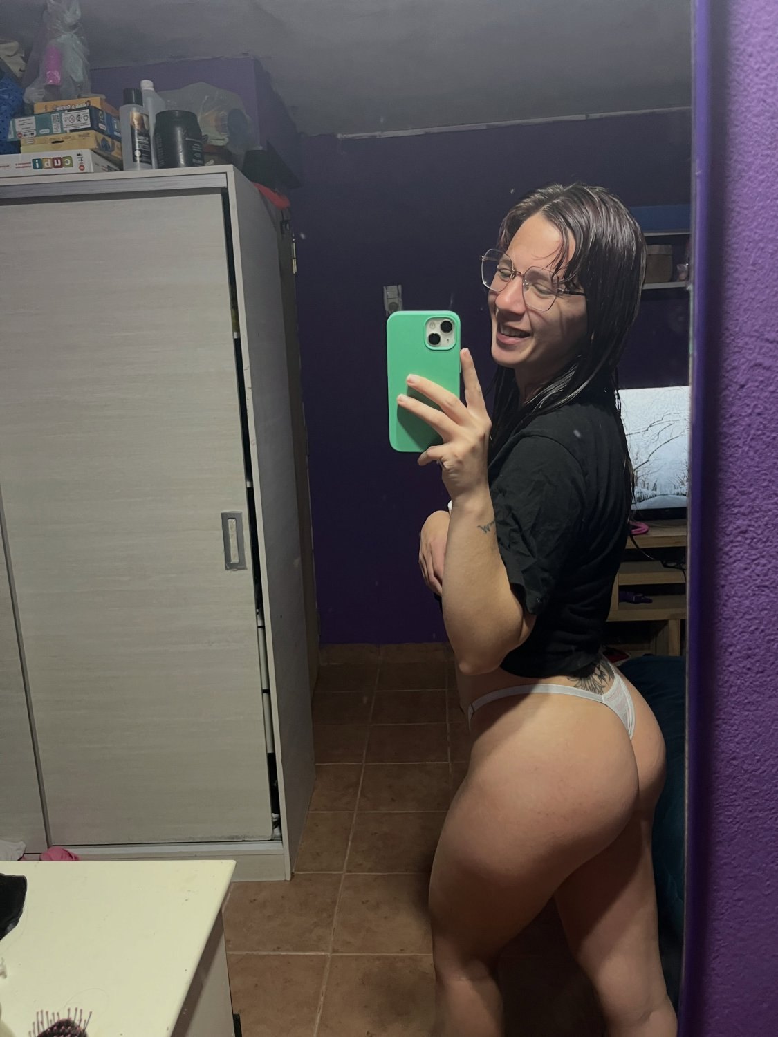 🍑📱 Booty Selfie