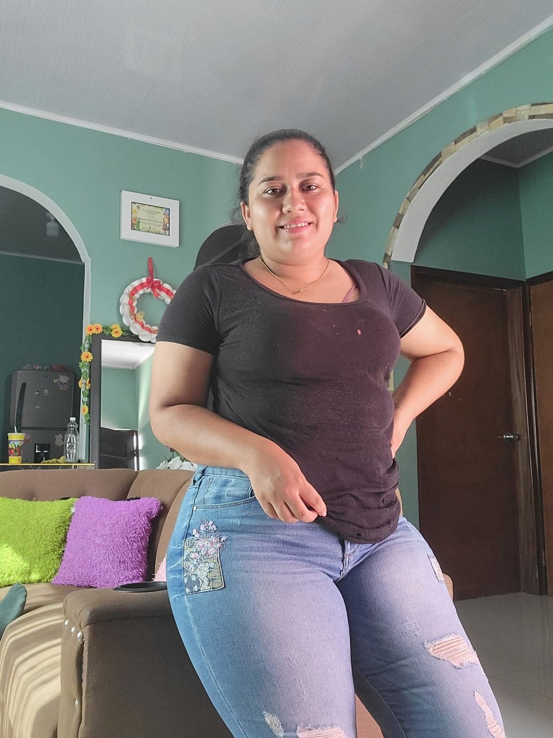 Putita de México me manda unas fotos desnuda en la cama con su tremendo culote 🥵🤤🥴
