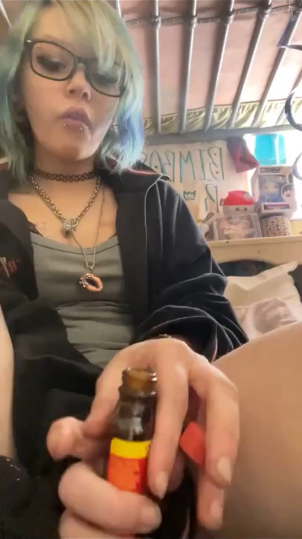 looking for this alt girl