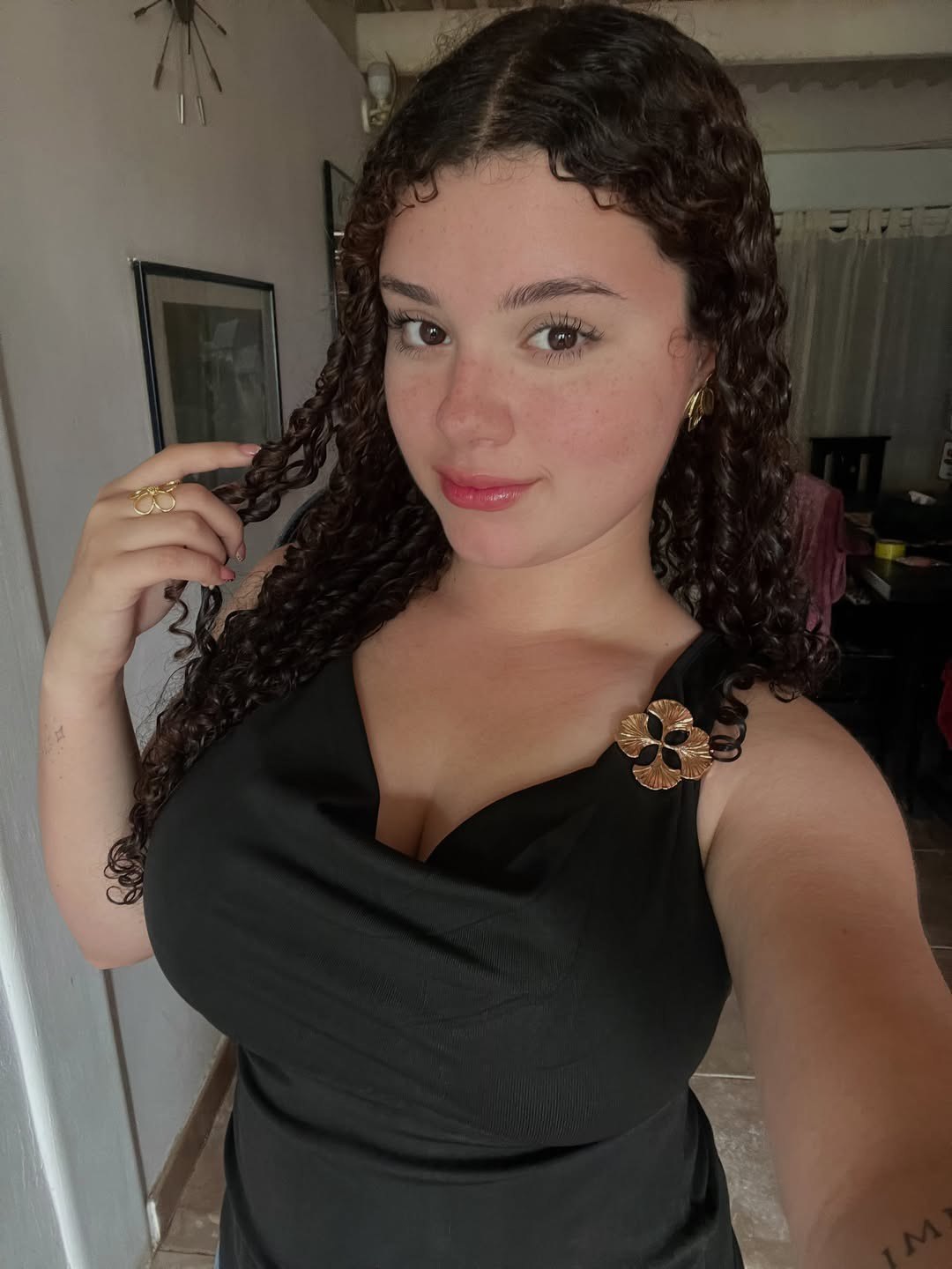 de ella hay algo negrines?