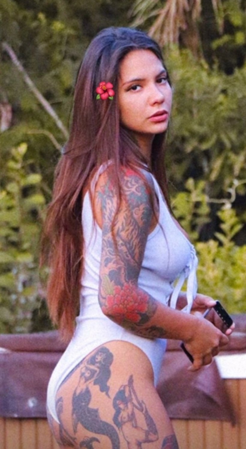 PARAGUAY LEAKED. Fine tatted babe with big ass and nice titis · respuesta