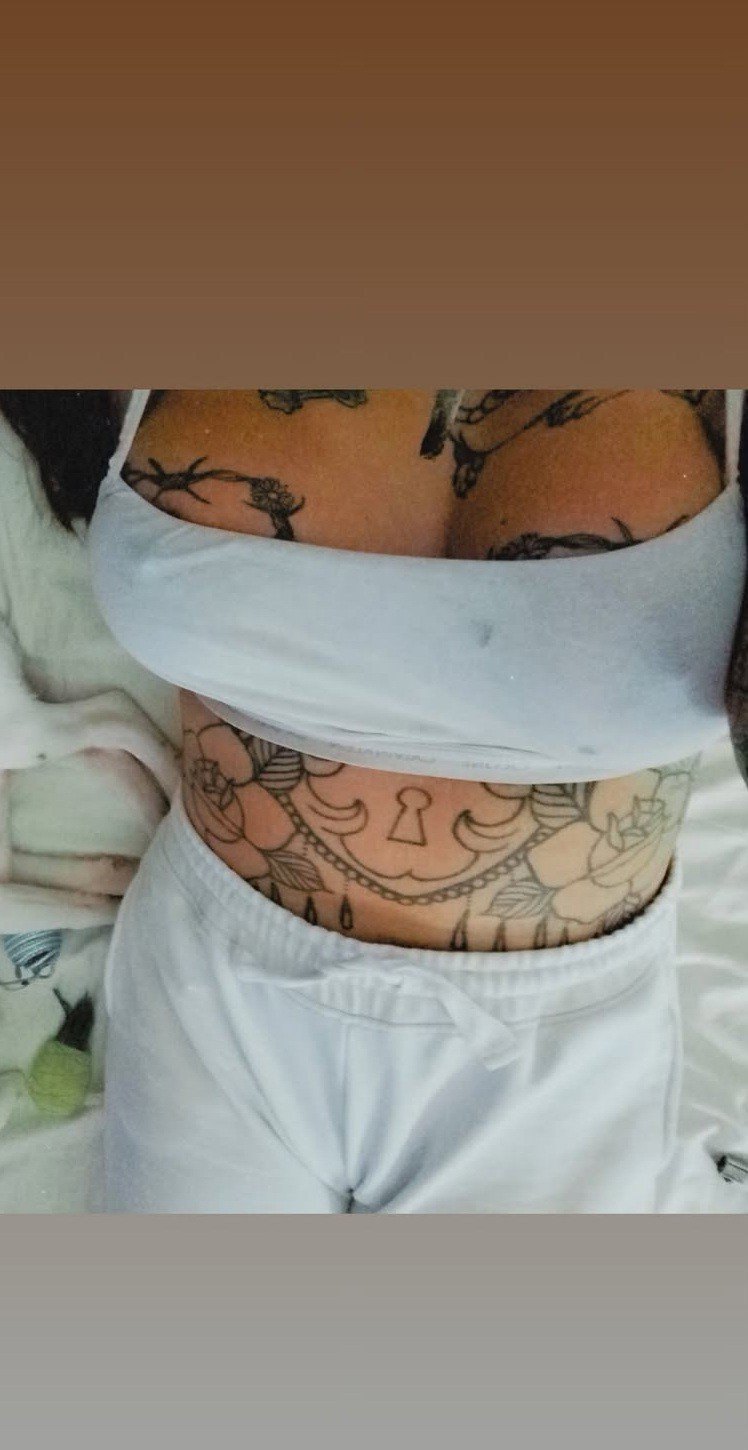 PARAGUAY LEAKED. Fine tatted babe with big ass and nice titis · respuesta