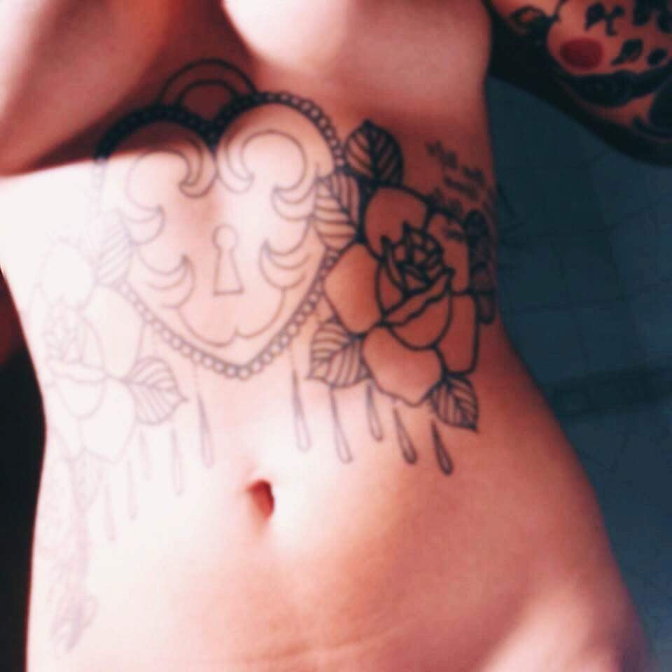 PARAGUAY LEAKED. Fine tatted babe with big ass and nice titis · respuesta