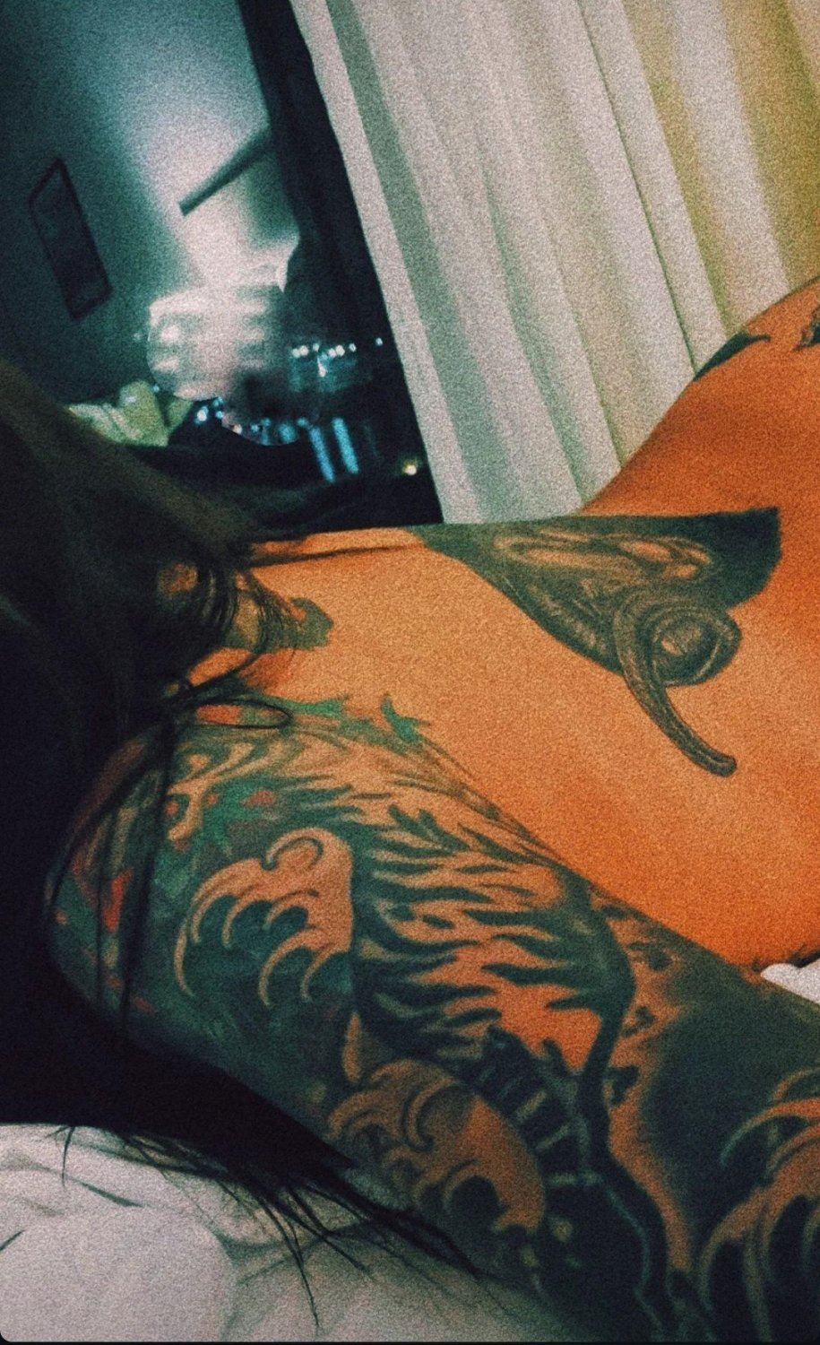 PARAGUAY LEAKED. Fine tatted babe with big ass and nice titis · respuesta