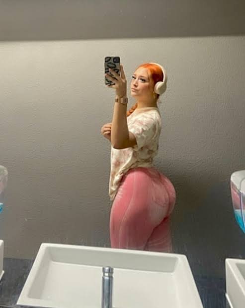 Tiene algo de ella?? · respuesta