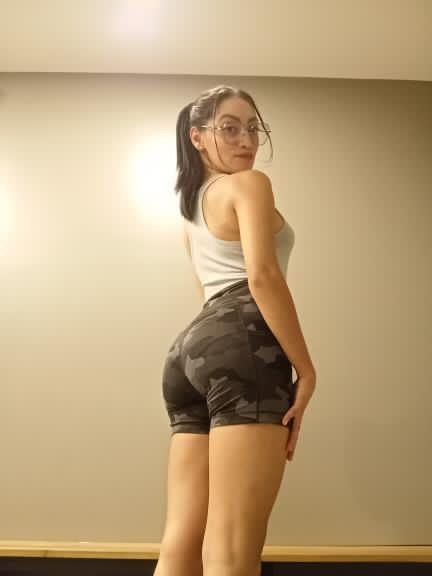 Busco de esta flaca · respuesta