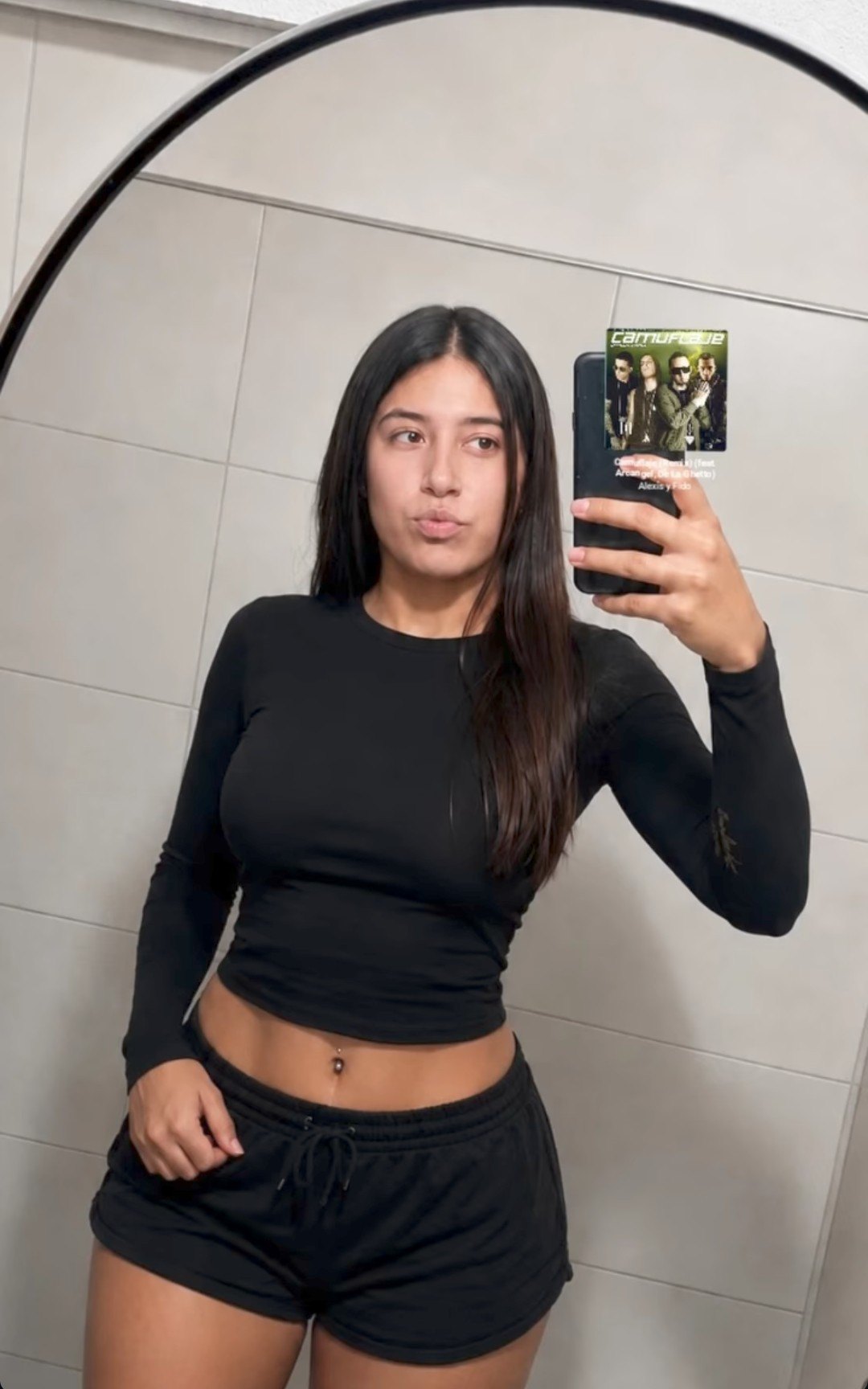Algo de ella ? Putita de barrio Sur , tiene videos filtrados y creo qu · respuesta