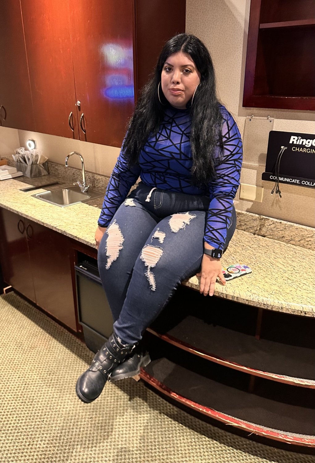 Ana 29 y/o BBW Selfie Girl From Cali · respuesta