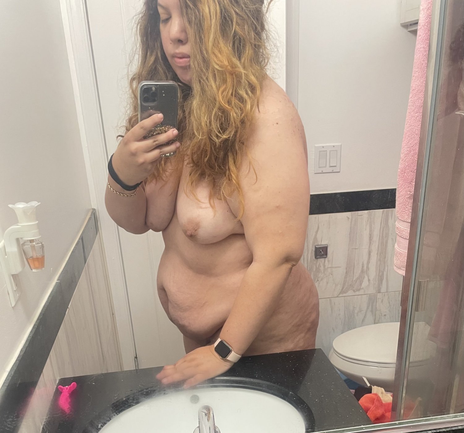 Ana 29 y/o BBW Selfie Girl From Cali · respuesta
