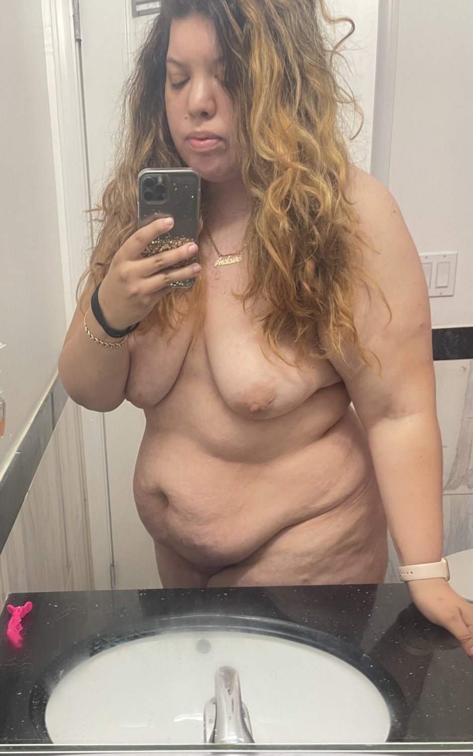 Ana 29 y/o BBW Selfie Girl From Cali · respuesta